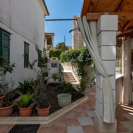 Apartments Carmen Makarska Exterior photo