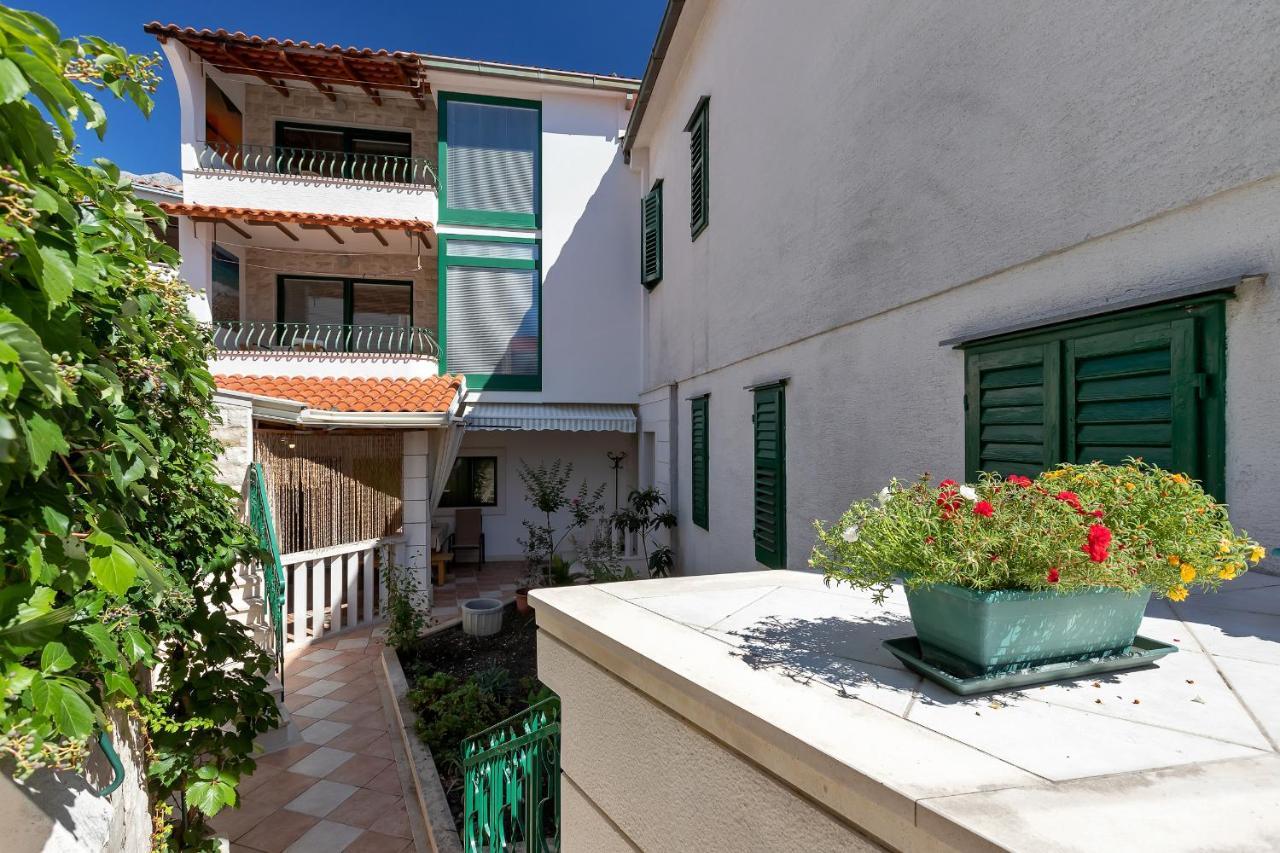 Apartments Carmen Makarska Exterior photo