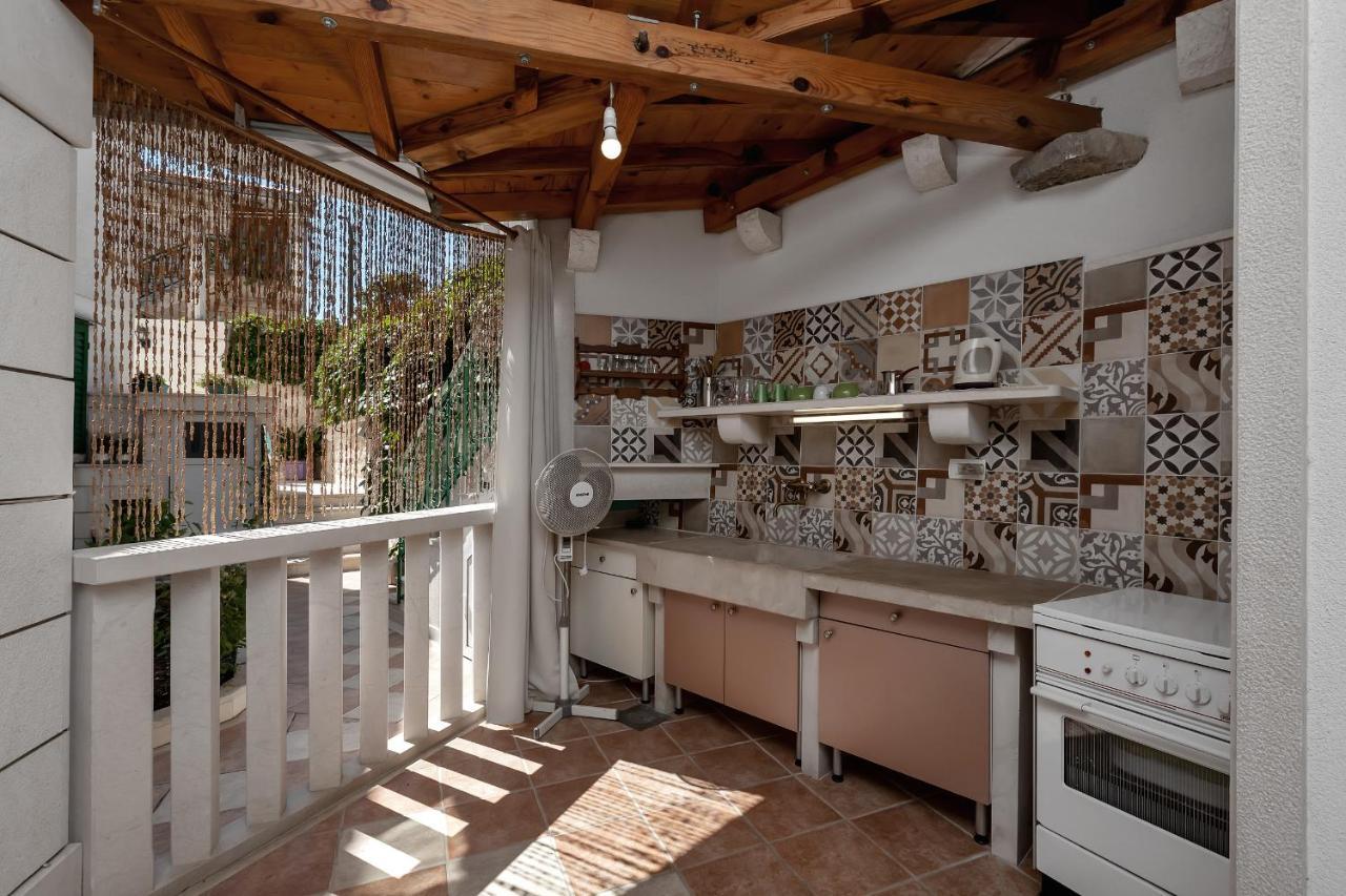 Apartments Carmen Makarska Exterior photo