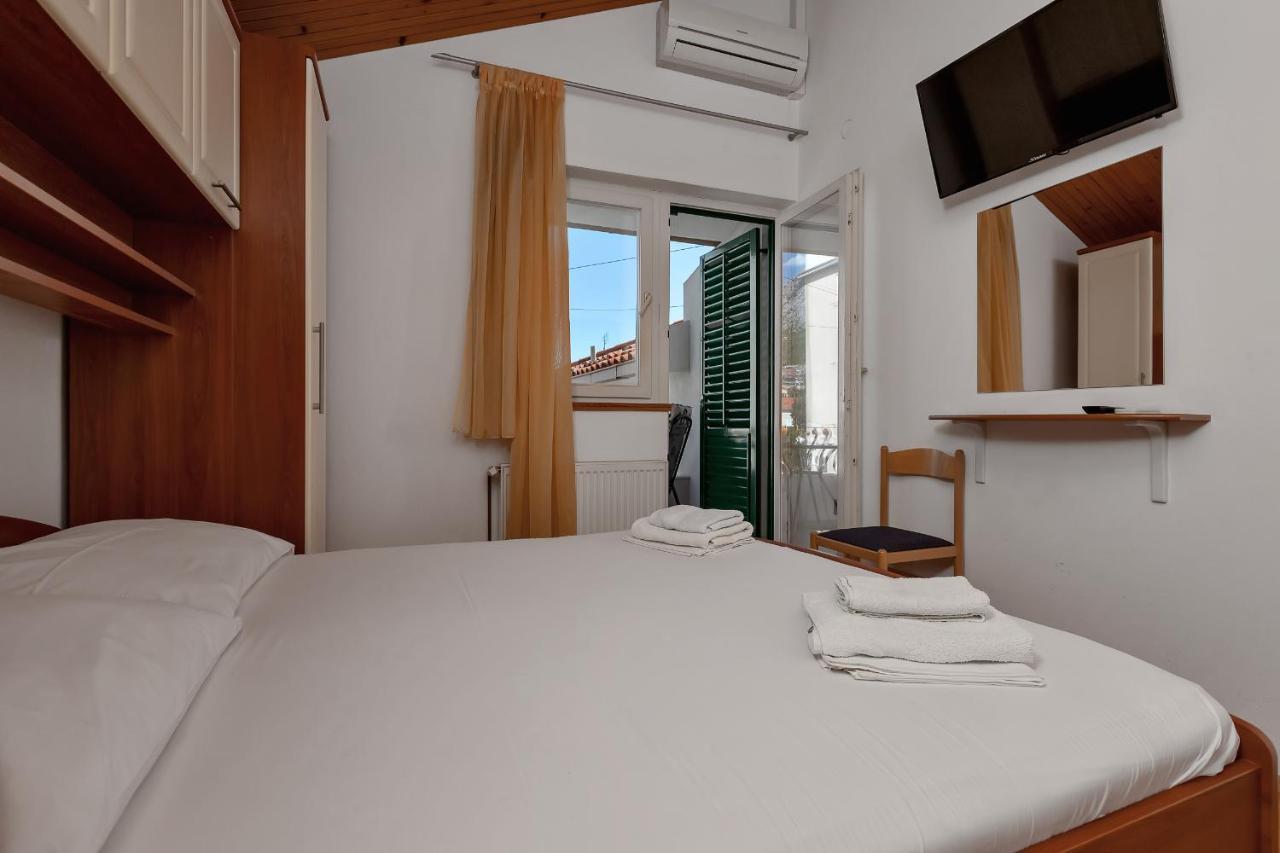 Apartments Carmen Makarska Exterior photo