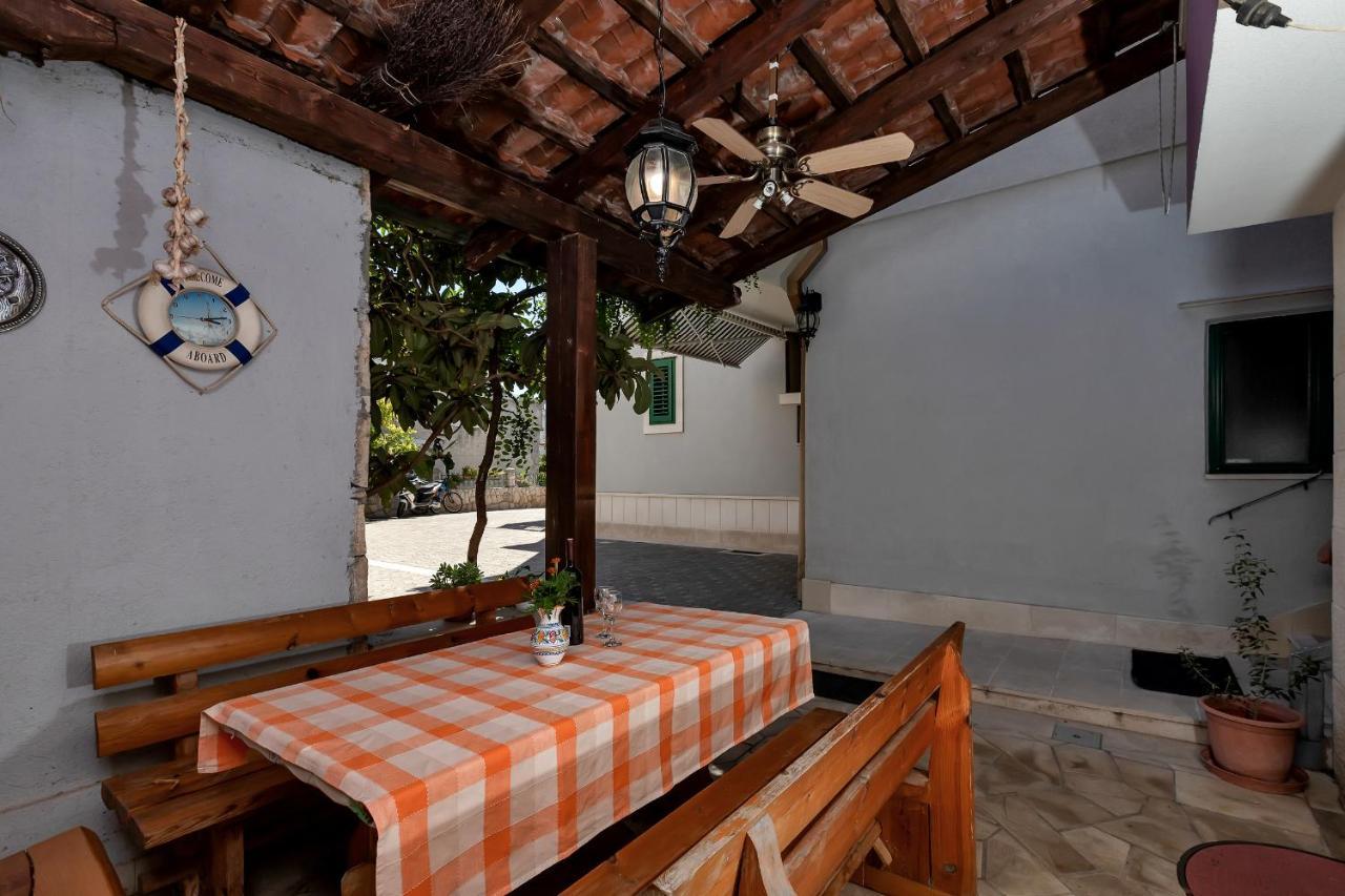 Apartments Carmen Makarska Exterior photo
