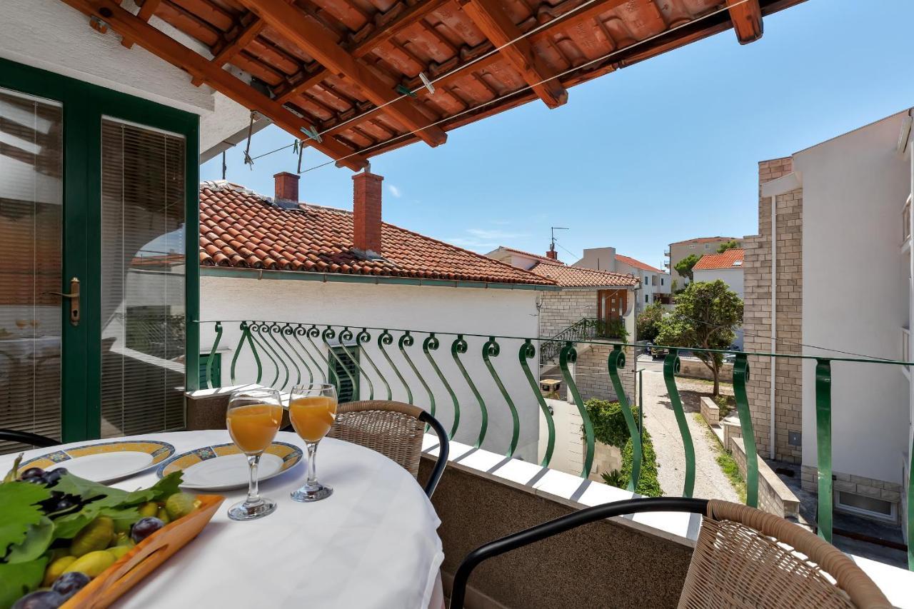 Apartments Carmen Makarska Exterior photo