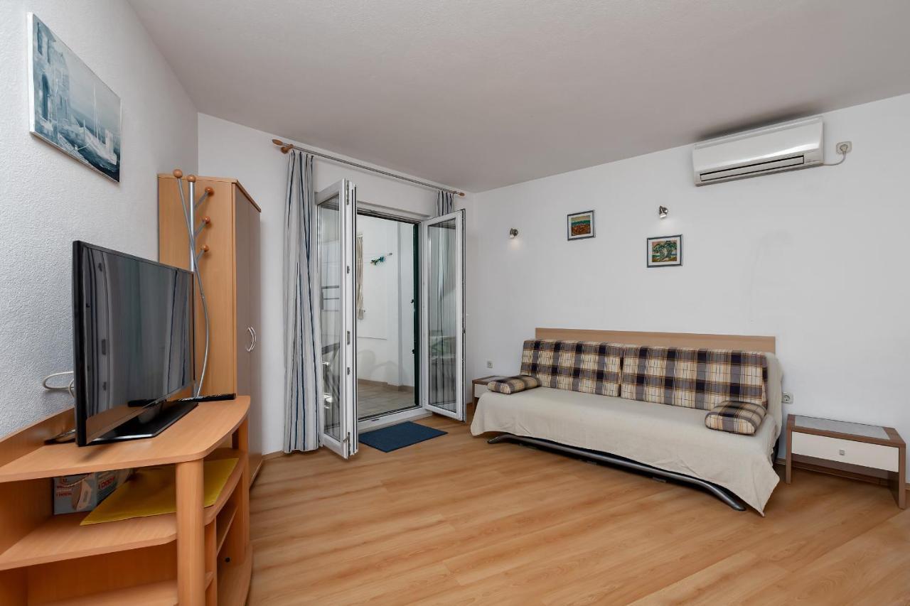 Apartments Carmen Makarska Exterior photo