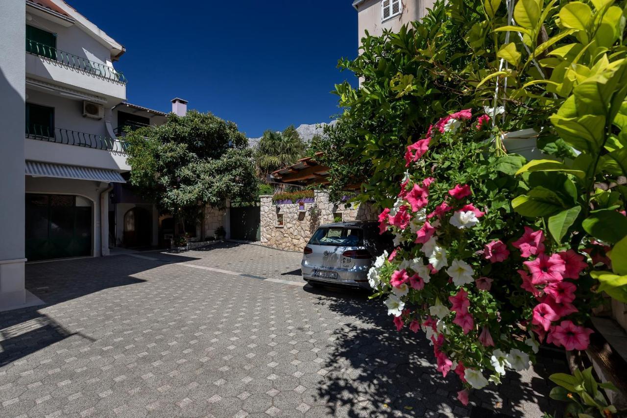 Apartments Carmen Makarska Exterior photo