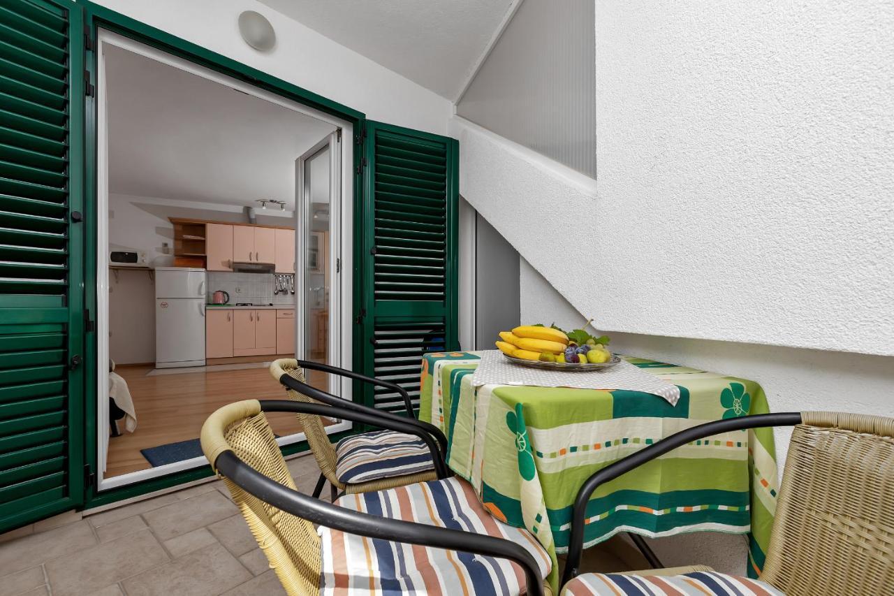 Apartments Carmen Makarska Exterior photo