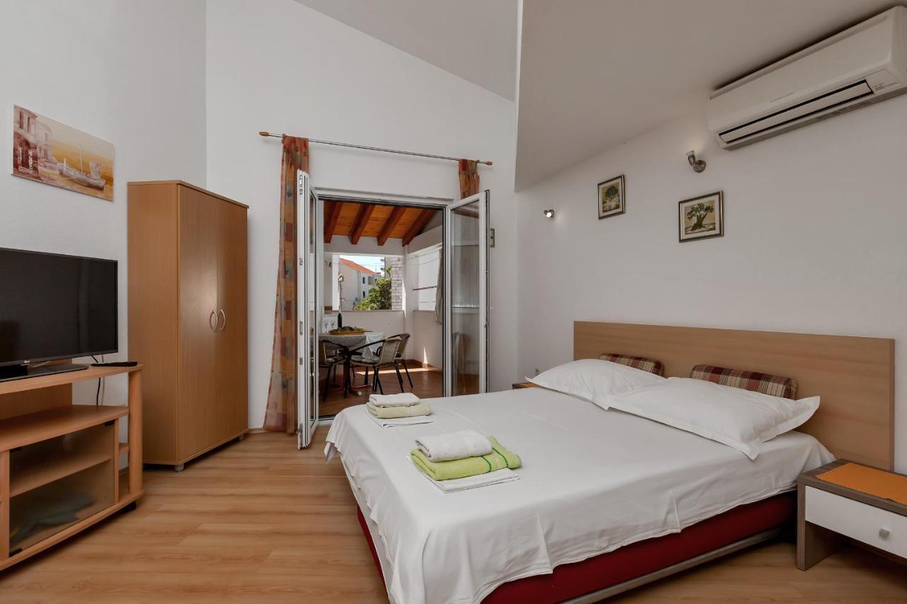 Apartments Carmen Makarska Exterior photo